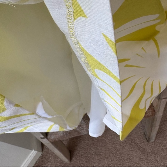 LOFT Outlet Yellow & White Floral Beaded Neckline Dress Size 8 - 1687 - Picture 9 of 12